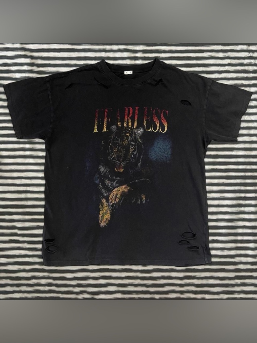 Garage tiger Graphic Tee